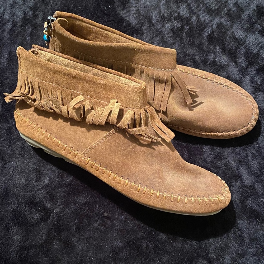 American Eagle Moccasin style shoes